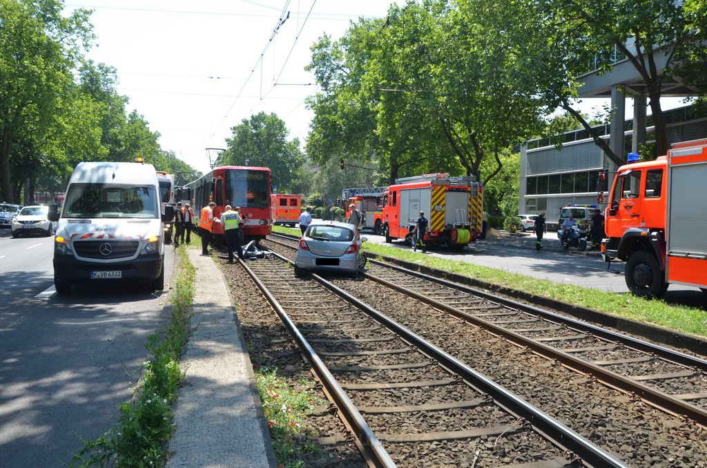 VU Pkw Strab Koeln Deutz Bergischer Ring P084.JPG - Miklos Laubert